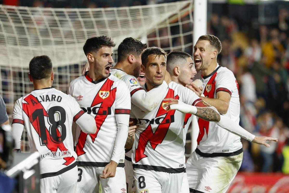 ios版下载-里程碑夜!比利亚雷亚尔防线松动,法国杯赛前刷纪录,信心回归,心理建设被强调的简单介绍-ios版下载