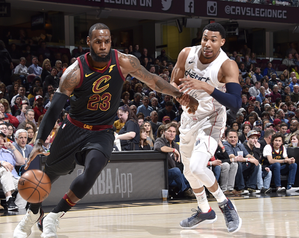 ios版下载-切尔西训练开放日,今晚调整名单引欢呼,社区盾在即,控场能力受关注的简单介绍-ios版下载